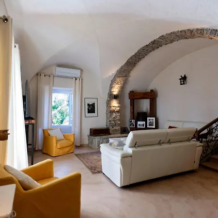 Maison De Maitre En Pierre De 1831 Avec Vue Sur La A Semesterbostad