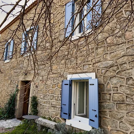 Hébergement de vacances Maison De Maître En Pierre De 1831 Avec Vue Sur La à Porticcio (Corsica)