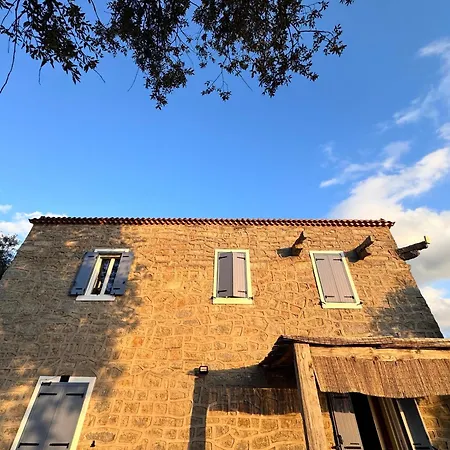Maison De Maître En Pierre De 1831 Avec Vue Sur La à Hébergement de vacances Porticcio (Corsica)