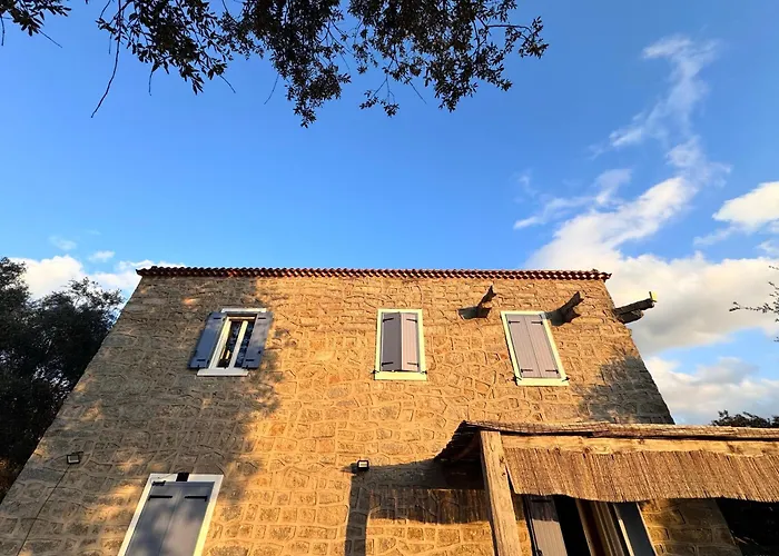 Maison De Maitre En Pierre De 1831 Avec Vue Sur La A Feriehus Porticcio (Corsica)